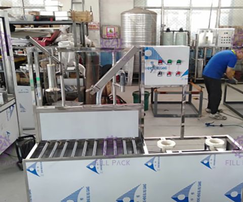 기계 세미 오토매틱을 충전하는 80BPH 20L 갤런 협력 업체